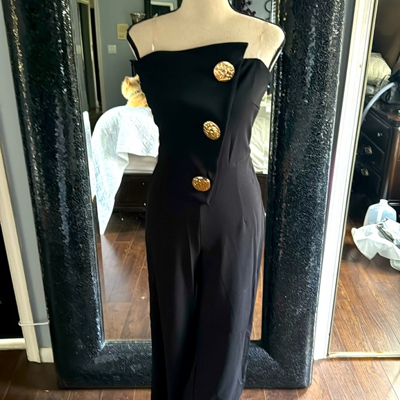 Classy jumpsuit with beautiful gold button details🖤 - Picture 2 of 5